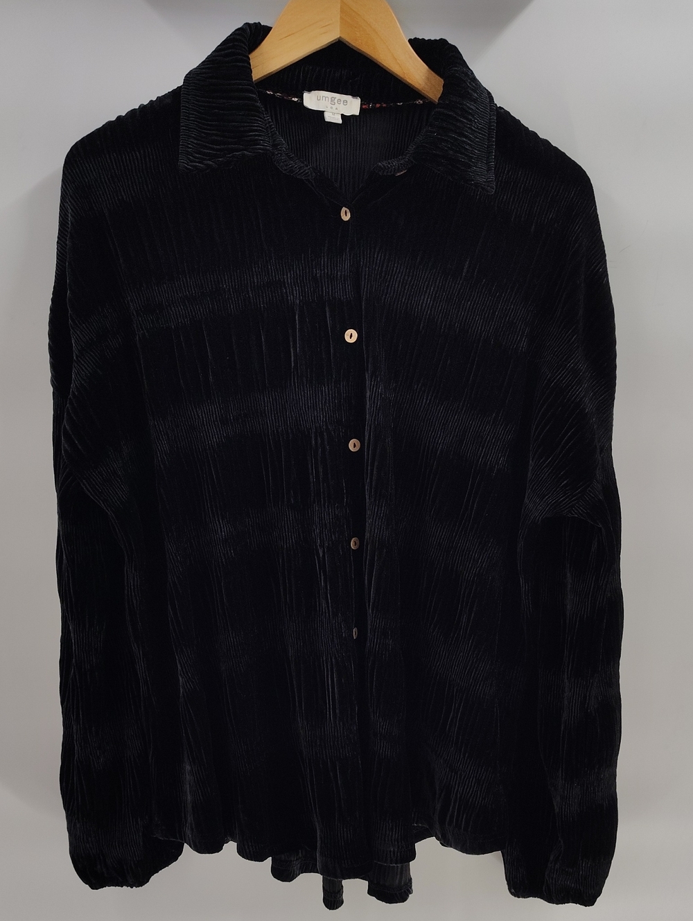 Umgee Oversized Button Down Velour Black Medium Poly Spandex Textured